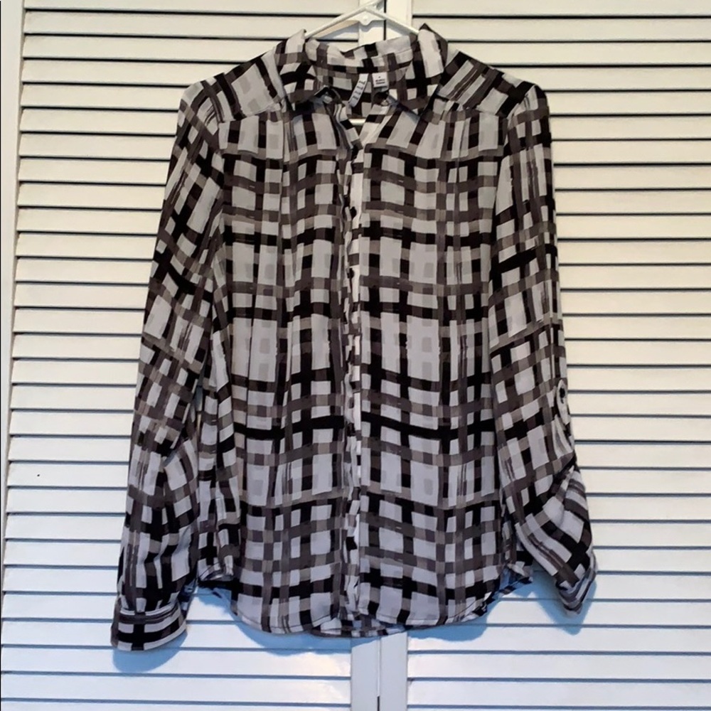 ELLE black/white print button up  semi-sheer